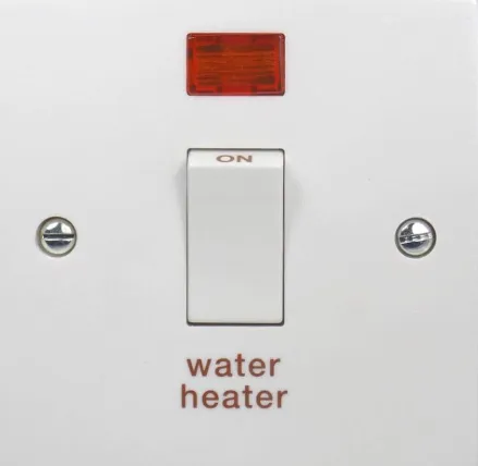 LUXTON WATER/H SWITCH 20A 7X7